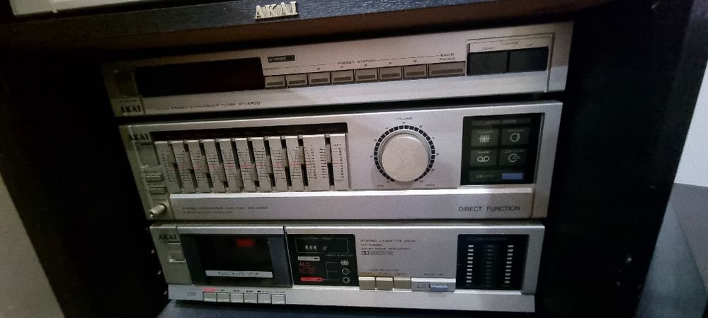 Aperalhagem Akai e leitor cds Technics