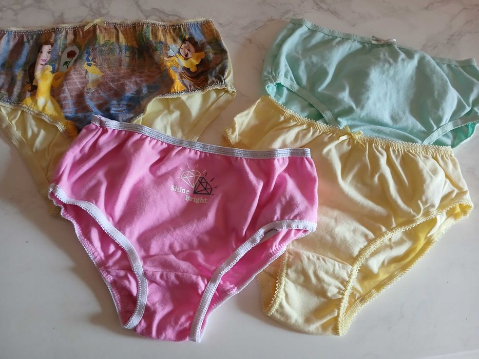 Набір топик ліф + 4 п трусики  разом 7-9 років