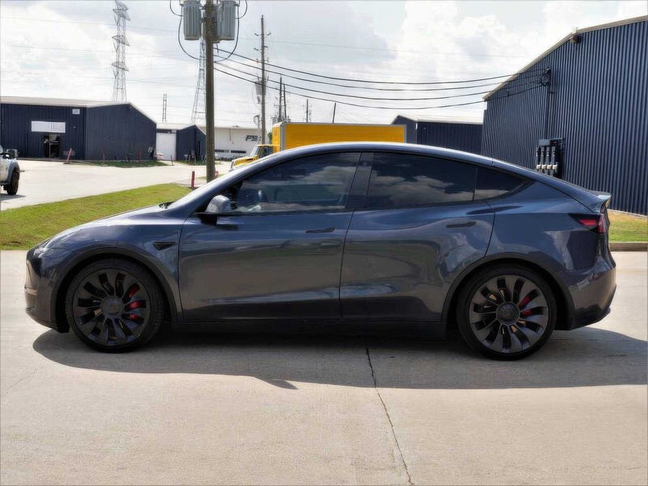 Tesla Model Y Performance      2021