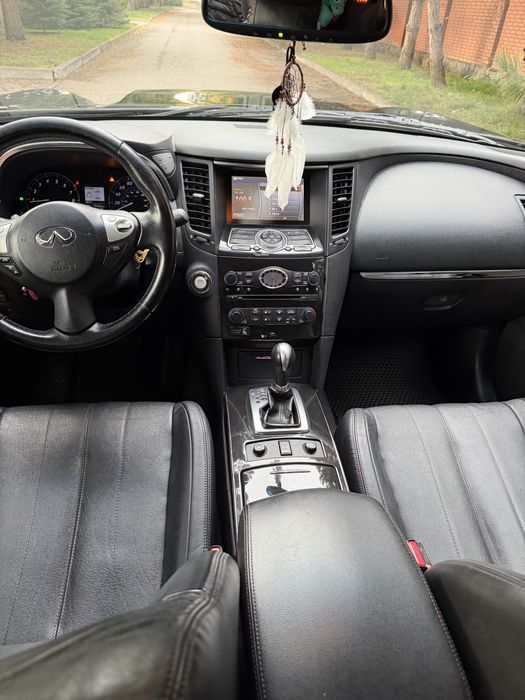 Infiniti QX70 2016 Год