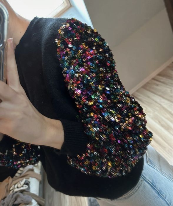 Sweter z cekinowymi rękawami dollyglamshop