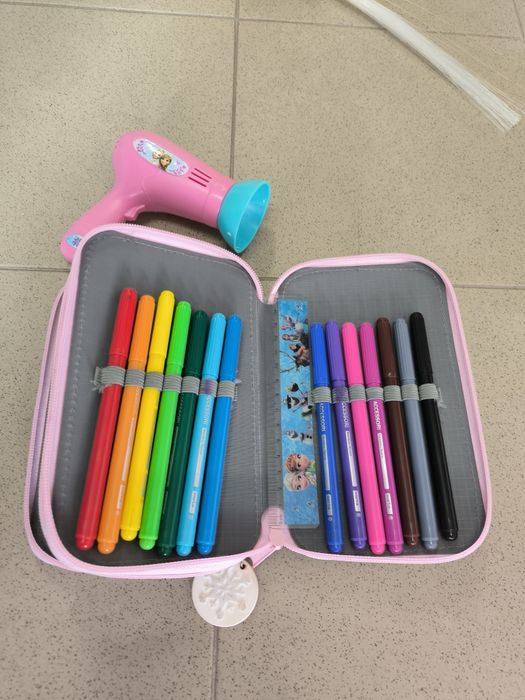 Estojo da Ana e Elsa com um secador incluído