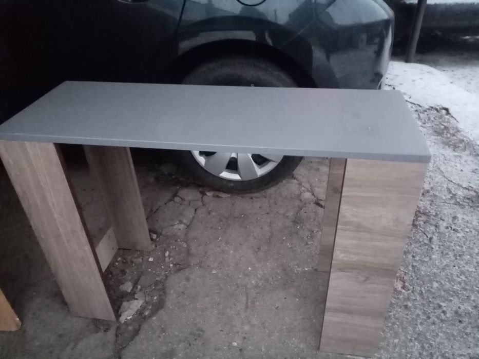 Продам Столик +2 табуретки