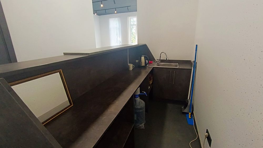 Приміщення 70 м2 з ремонтом, в центрі.