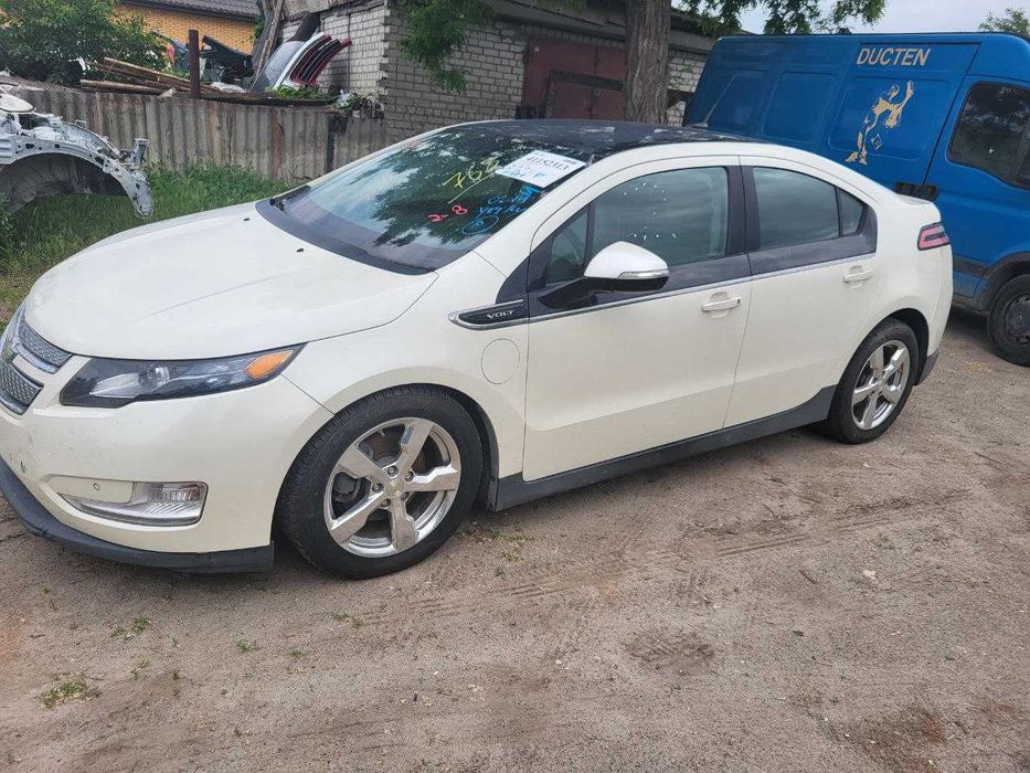 Разборка Шевроле Вольт 1 в молочно- белом цвете 2011  Chevrolet Volt 1