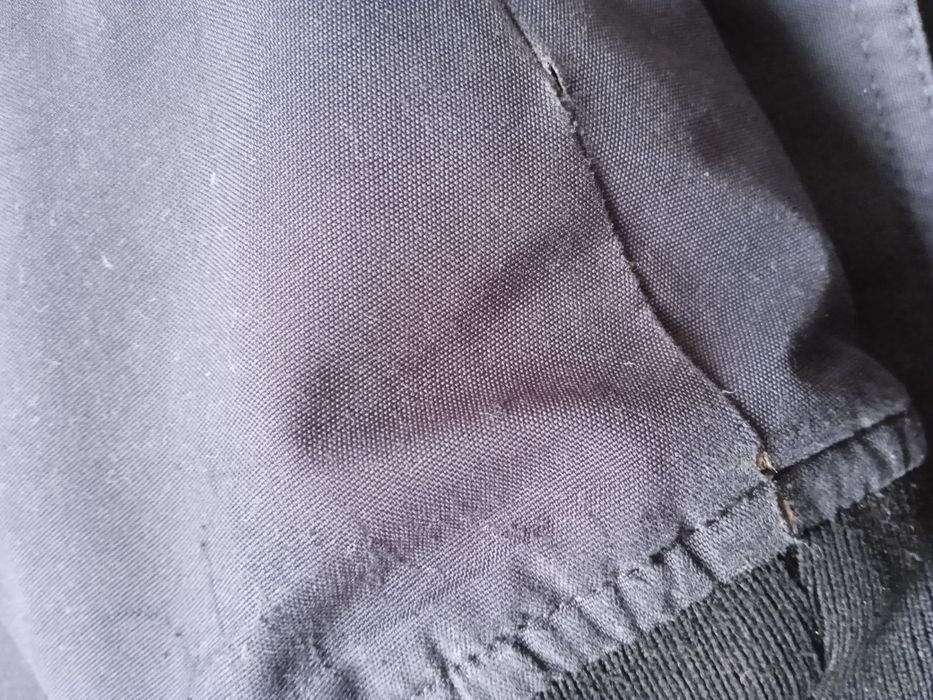 Uszkodzona kurtka zimowa Hugo Boss dla chłopca 12 lat