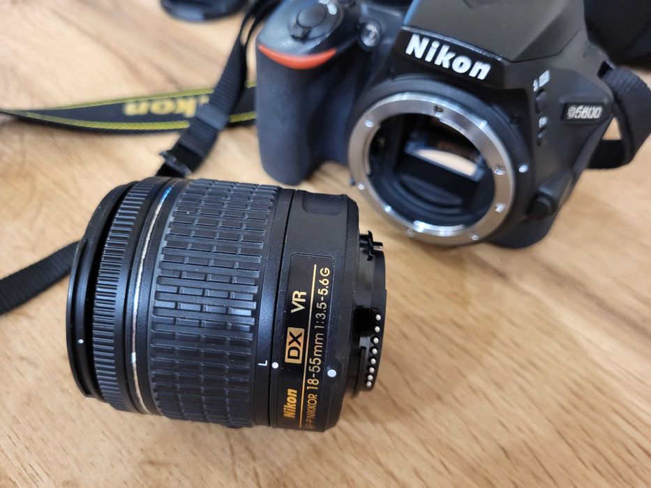 Фотокамера дзеркальна Nikon D5600 Kit AF-P 18-55mm VR
