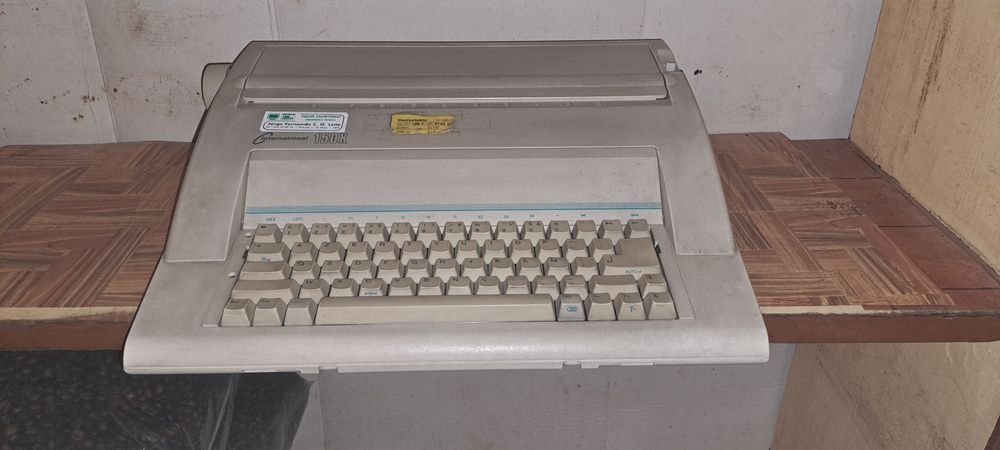 Vendo Maquina Escrever Eletrica