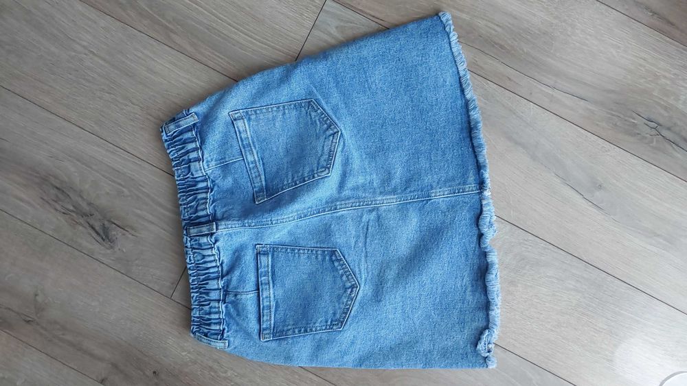 Spódniczka dziewczęca