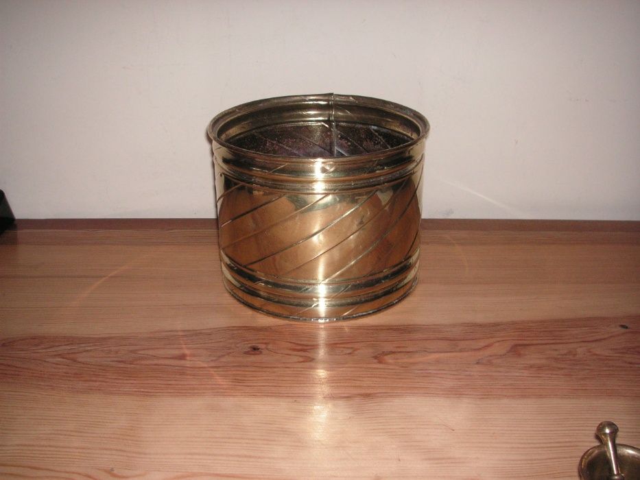 Bronze- Almofariz e Pilão, Cabides, Latão Cachepot / Floreira e Talher