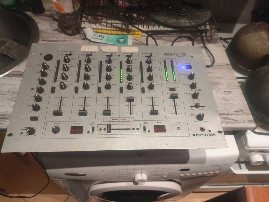 Sprzedam konsolę DJ  JBSYSTEMS BETA6