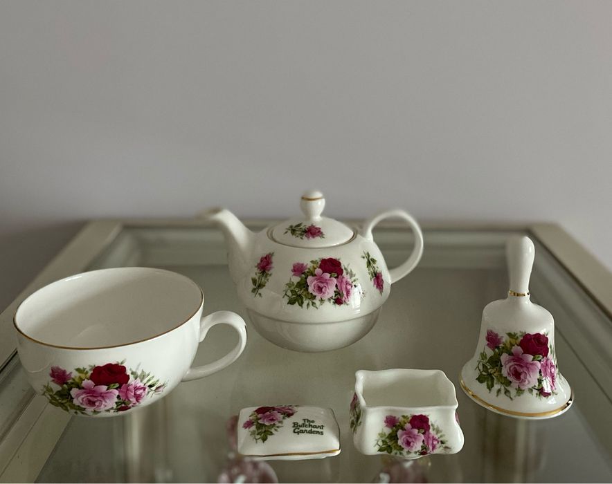 Англійський фарфор виробництво Канада