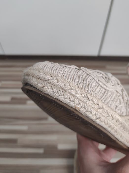 Buty na koturnie