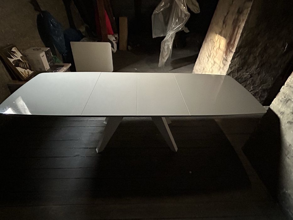 Sprzedam stół do salonu