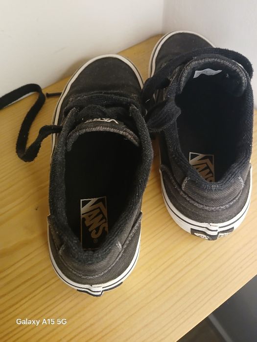 Vans pretos n 31 muito bom estado