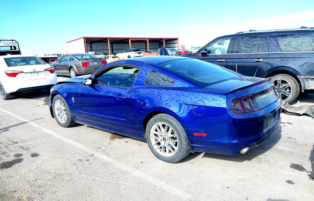 Ford Mustang 3.7 Premium Pony kolor Deep Impact Blue