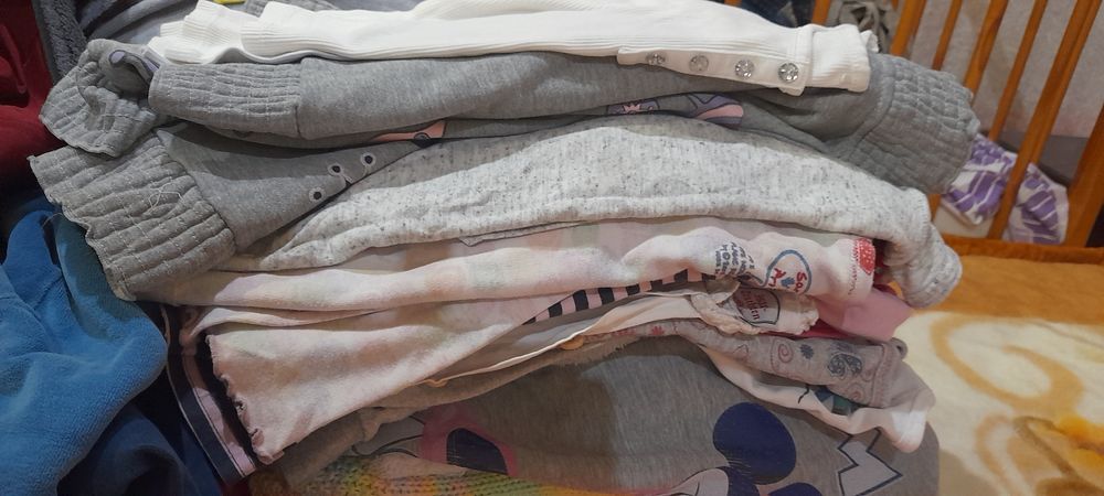 Кофточки, кофты, регланы на девочку 4-6 лет, 5 кофточек