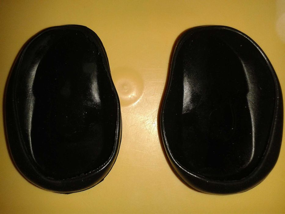 Osłony na uszy podczas strzyżenia włosów