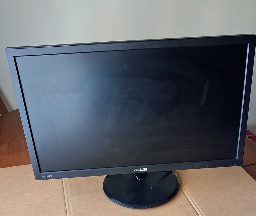 Monitor Asus 50x30cm com tela partida