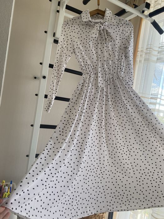 Біла сукня в горох The lace