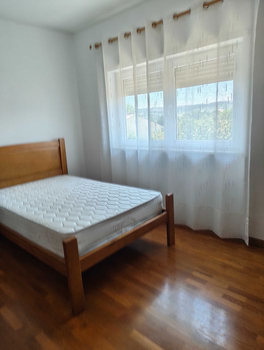 Arrendo quartos a estudantes universitários