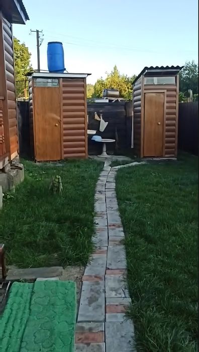 Будинок з участком