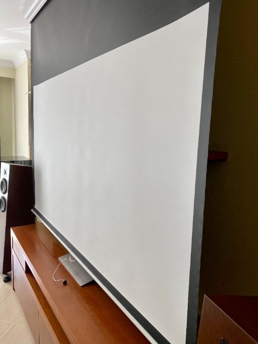 Ecrã de projeção Da-Lite para home cinema