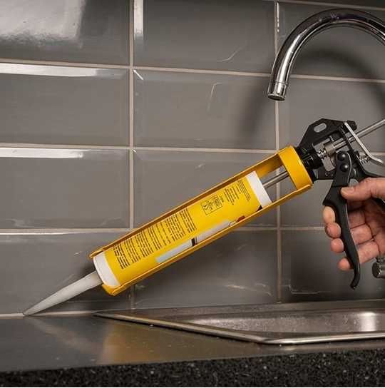 Wyciskacz pistolet do silikonu kleju fug akrylu gęstych mas lekki