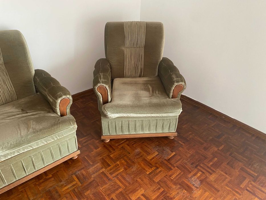 Conjunto de 2 sofás e 1 sofá cama