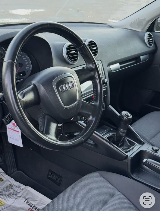 Audi A3 Sportback 1.6 TDI Attraction - 2012 (Garantia 18 meses)