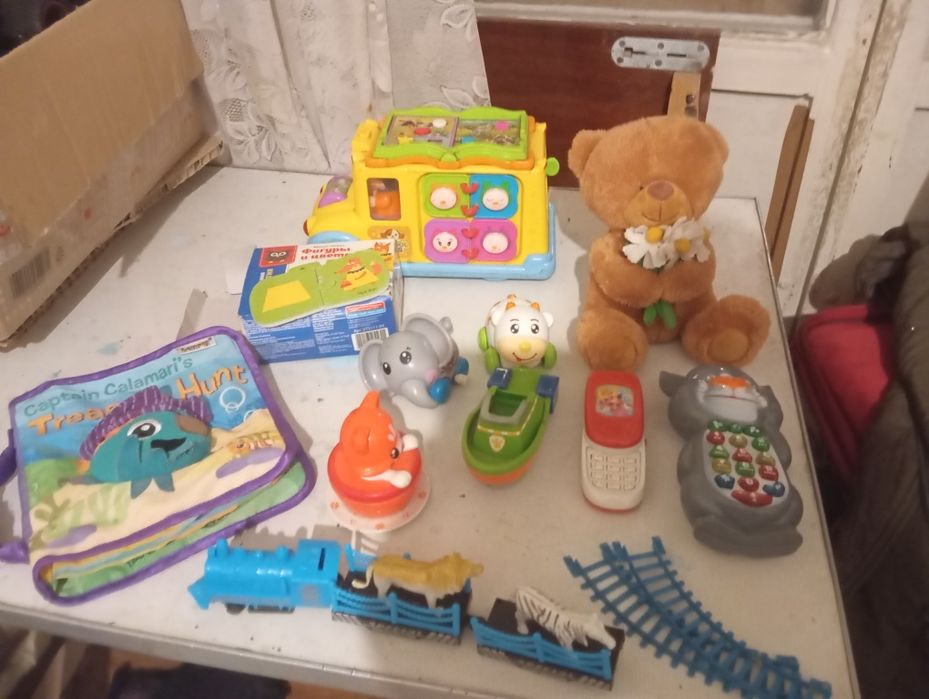 коробок игрушек для маленьких муз интер.