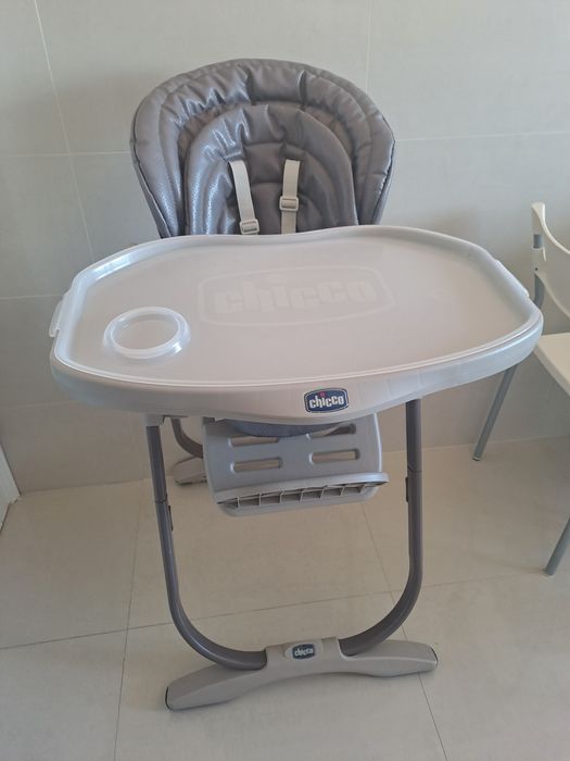 Esperguiçadeira e cadeira de papa chico