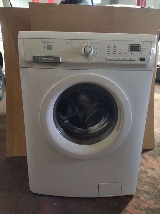 Пральна машинка Elektrolux 6 кг