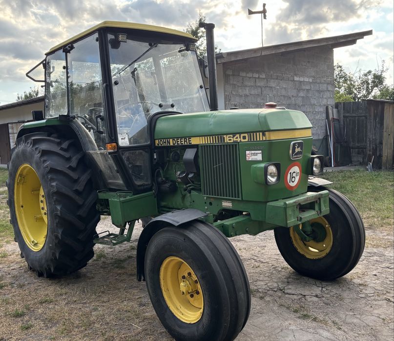 Sprzedam ciągnik John Deere 1640.