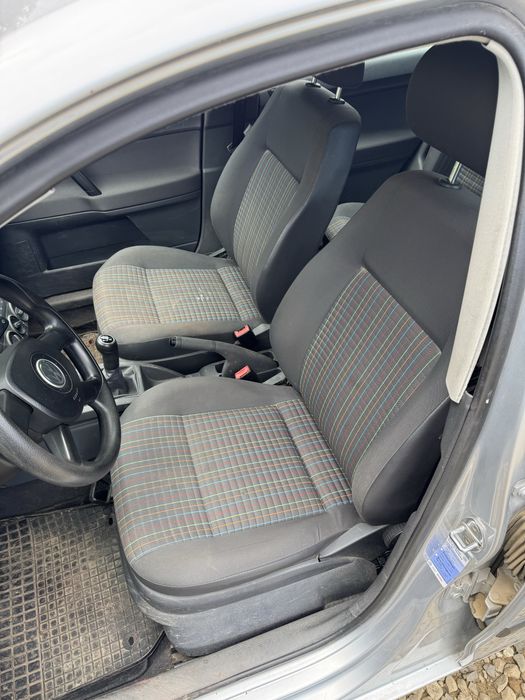 Двері Volkswagen Polo IV(4 9N) 1.2 AZQ/BMD разборка/розборка LA7W ресталінг