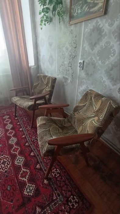 Безкоштовно віддамо 2 дивани та 2 кресла, самовивіз