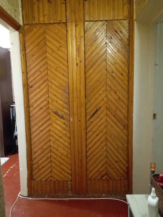 Продається 2-кімнатна кв-ра, 5-й повирх, 5-ти эт. буд, вул.Коротченко.