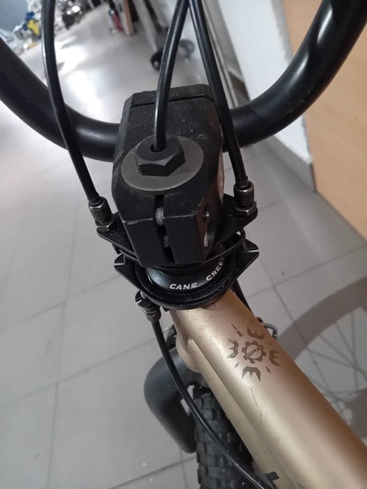 Bike BMX muito estimada com pouco uso. Tudo de origem.