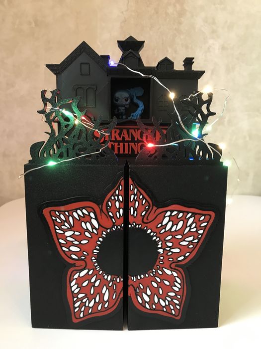 Стенд для Фігурок Stranger Things Kinder Joy. Дивні Дива. ОСД