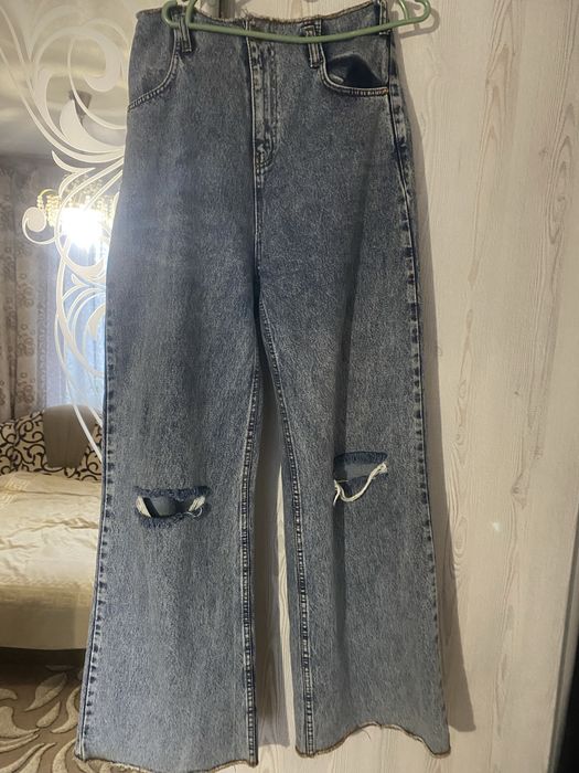 Продам стильные широкие джинсы 48 р