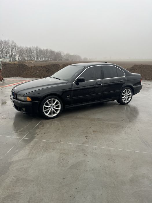 Продам бмв е39 525і