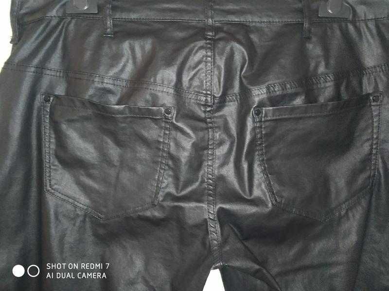 Джинсы под кожу
Zizzi