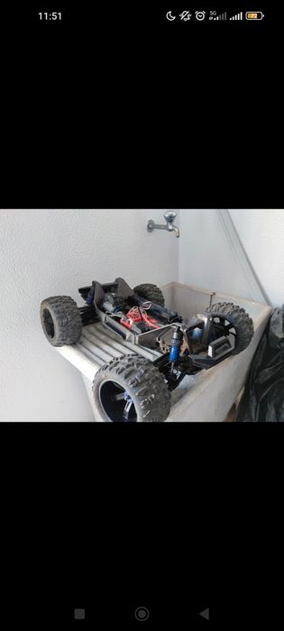 Traxxas maxx hobbywing max8