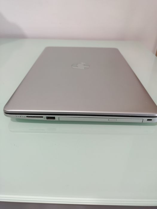 HP Laptop, AMD Ryzen™ 7 3700U with Radeon™ Vega 10 / 16 GB RAM / Windows 11 Pro64739770408577124