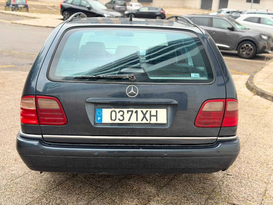 MERCEDES- BENZ E300 TURBO DIESEL foto 5