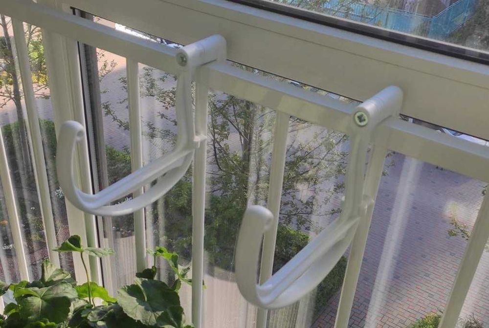 Продам кріплення для балконних горщиків