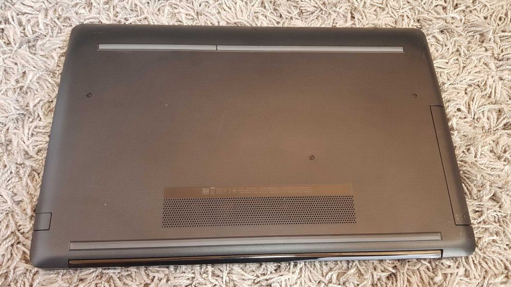 Ноутбук HP 17,3" i7 ssd AMD R5 M435