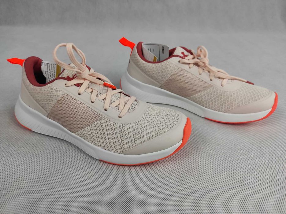 Buty sportowe damskie Under Armour UA W Aura Trainer r. 38