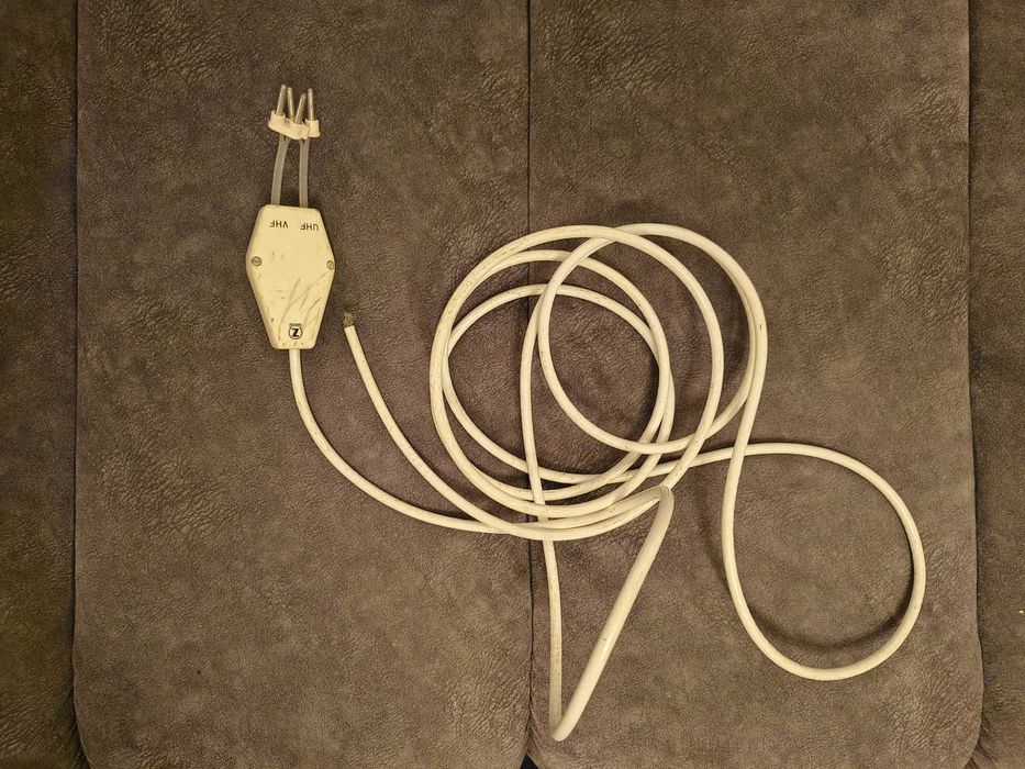 Kabel z wtyczką do starego radia