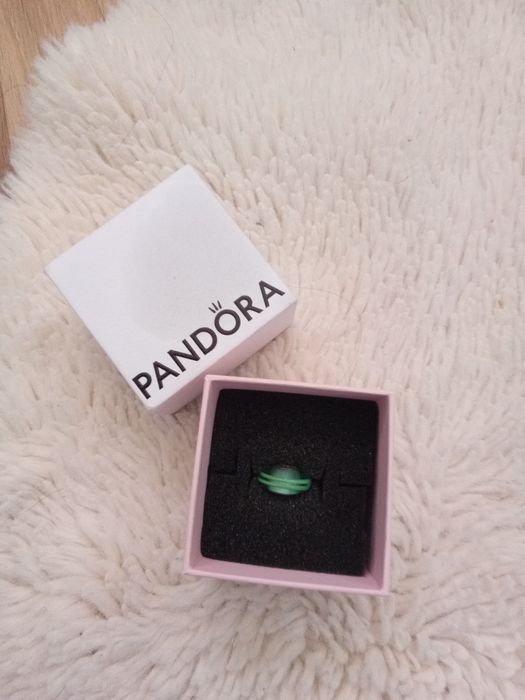 Charms Pandora kolko